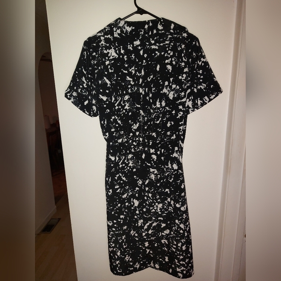 NWT Calvin Klein Black & White Wrap Tie Dress - Picture 6 of 8